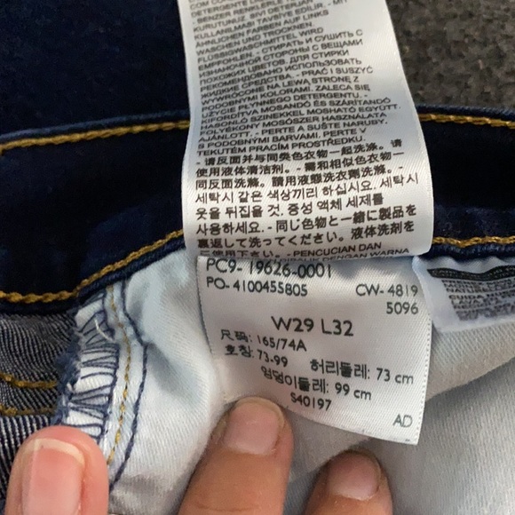 Levi’s - Picture 4 of 6